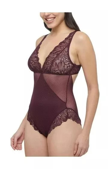 Triumph erotiškas bordo spalvos neriniuotas triko Lavish Spotlight BS