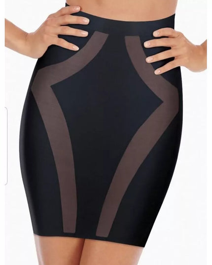 Triumph 44(XXL) dydžio juodos spalvos koreguojantis  pasijonis Amazing Sensation Skirt