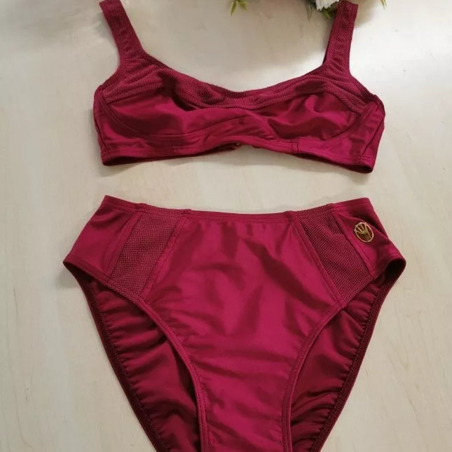 Triumph 38 dydžio dviejų dalių bordo spalvos maudymosi kostiumėlis Shape-ZT 13042