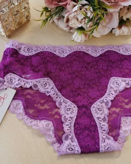 Triumph M(38) dydžio violetinės spalvos neriniuotos kelnaitės Brief Lace Lace Hipster