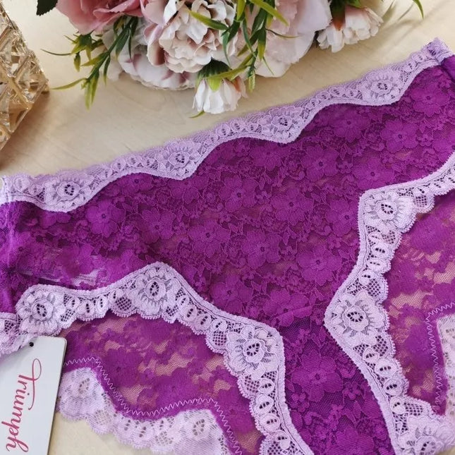 Triumph M(38) dydžio violetinės spalvos neriniuotos kelnaitės Brief Lace Lace Hipster