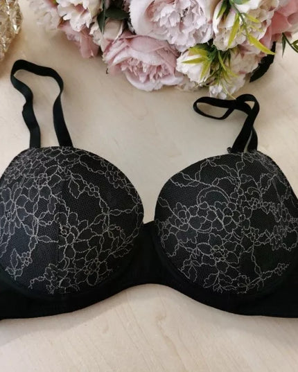 Sloggi 75C dydžio juodos spalvos liemenėlė Light lace WHP