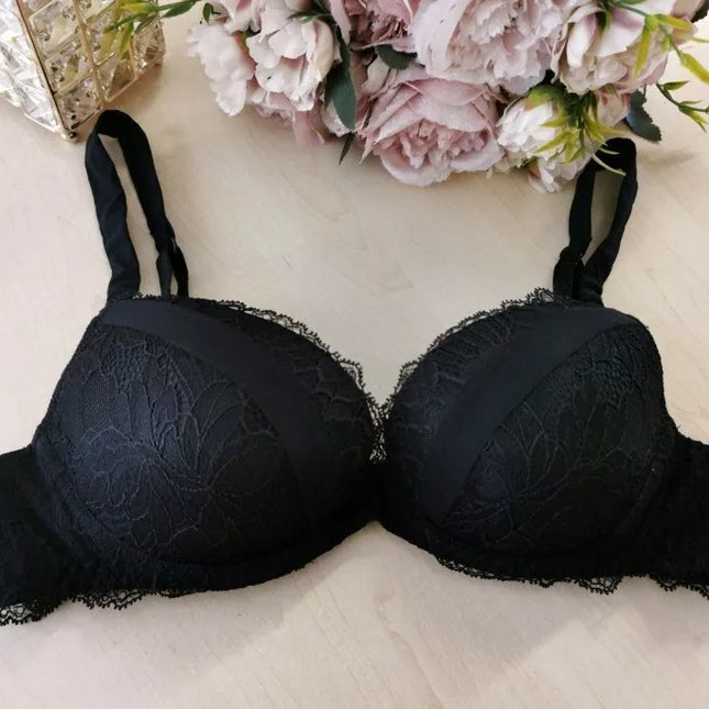 Lise Charmel 70D dydžio juodos spalvos neriniuota liemenėlė Orchid Dentelle Design