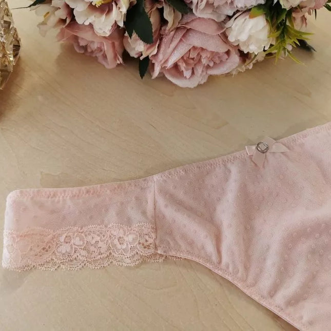 Hunkemoller XL(42) dydžio rausvos spalvos stringai Cloud Pink 112218004