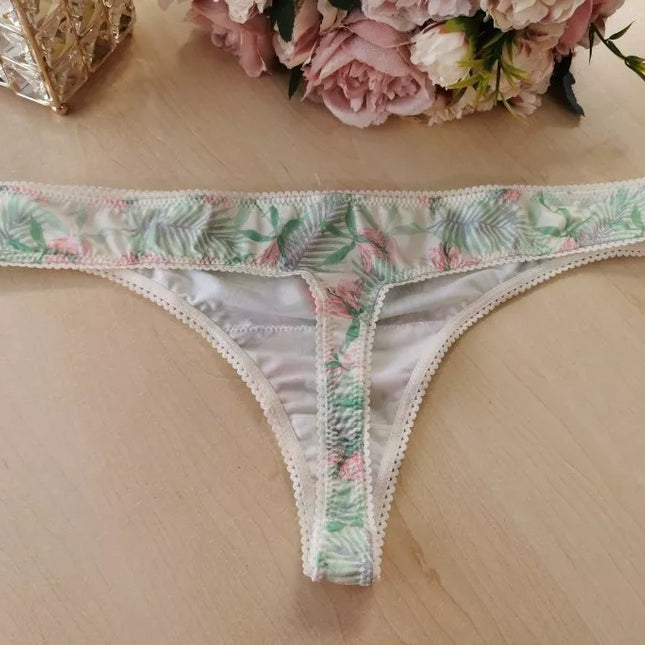 Hunkemoller XL(42) dydžio margi moteriški stringai Off White 11288905