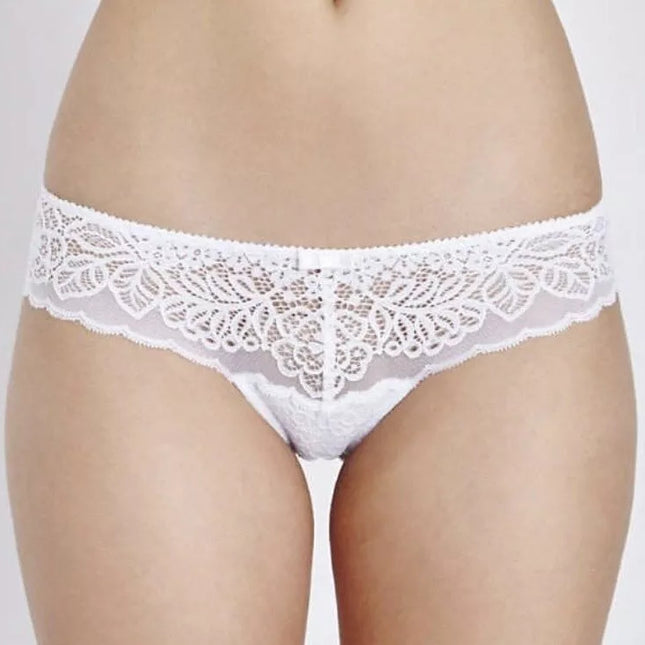 Triumph 36(S) dydžio baltos spalvos nėriniuotos kelnaitės Amourette Spotlight Hipster String
