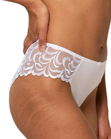 Triumph 40(L) dydžio pieno spalvos kelnaitės Modern Finesse Tai
