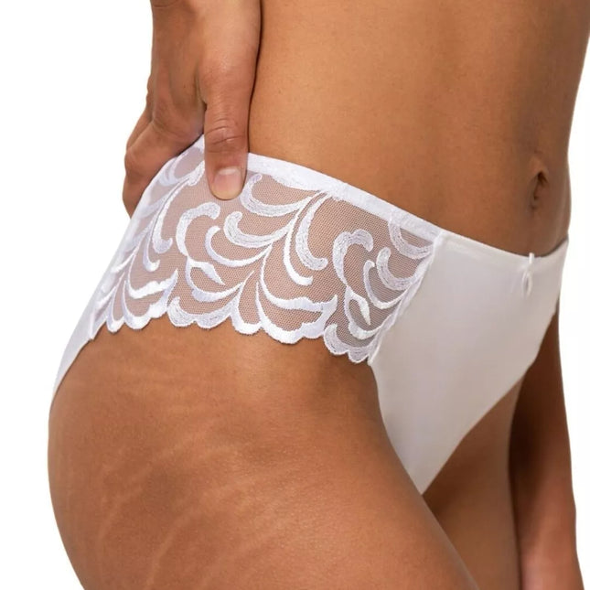 Triumph 40(L) dydžio pieno spalvos kelnaitės Modern Finesse Tai
