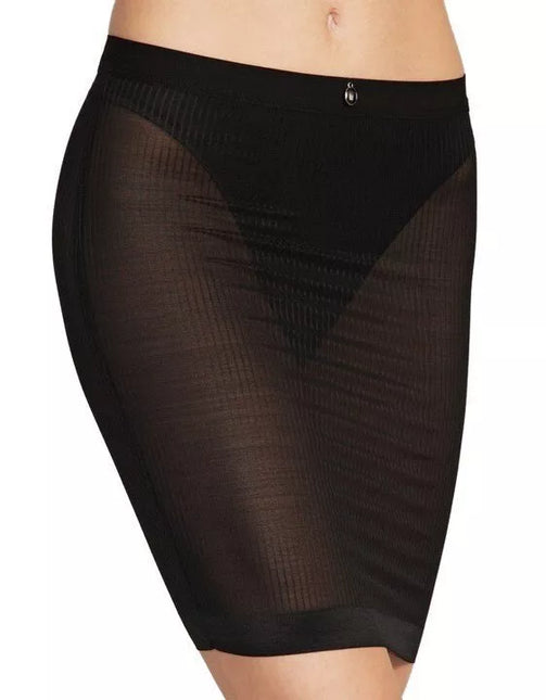 Triumph 36(S) dydžio juodos spalvos koreguojantis  pasijonis su kelnaitėmis Pure Sensation Skirt