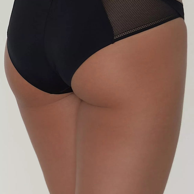 Triumph 38(M) dydžio juodos spalvos kelnaitės S Symmetry Low Rise Cheeky