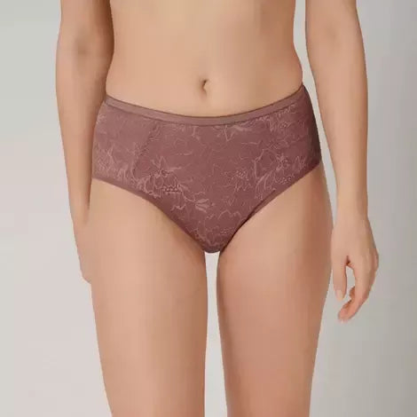 Triumph alyvinės spalvos neriniuotos kelnaitės Amourette Charm Maxi01