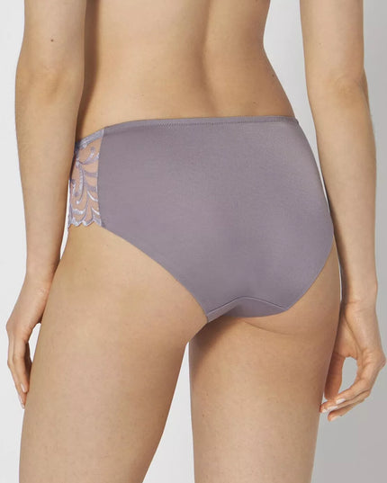Triumph 44(XXL) dydžio violetinės spalvos kelnaitės Modern Finesse Tai
