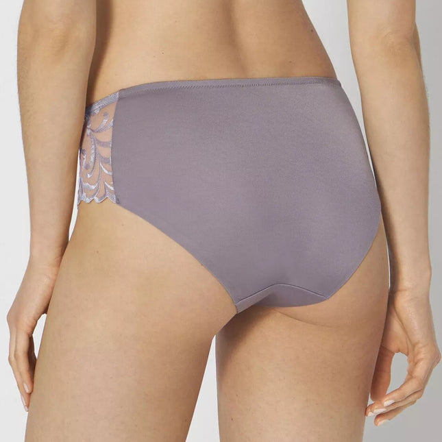 Triumph 44(XXL) dydžio violetinės spalvos kelnaitės Modern Finesse Tai