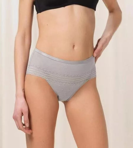 Triumph pilkoa spalvos perregimos kelnaitės  Tempting Tulle Maxi
