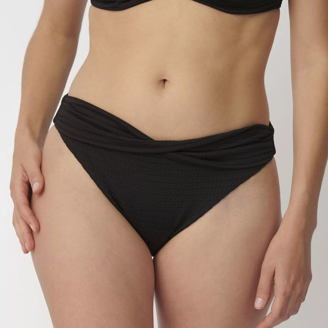 Triumph juodos spalvos maudymosi kelnaitės Venus Elegance Tai sd X