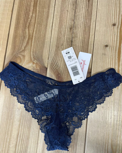 Triumph vyšninės tamsiai mėlynos spalvos kelnaitės iš nėrinių Tempting Lace Brazilian String