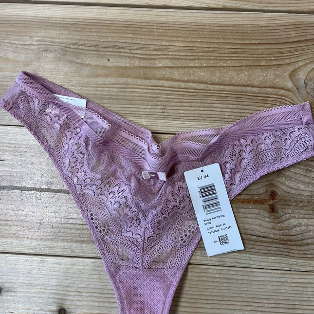 Triumph 44(XXL) lelijų spalvos stringai Beauty-full Darling string